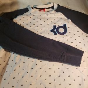 Kevin Durant long sleeve pullover sweat shirt junior medium